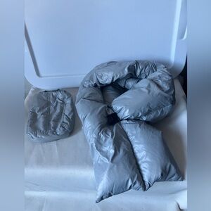 Coatology Light Gray Puffer Down Feather Filled Neck Scarf W Storage Case